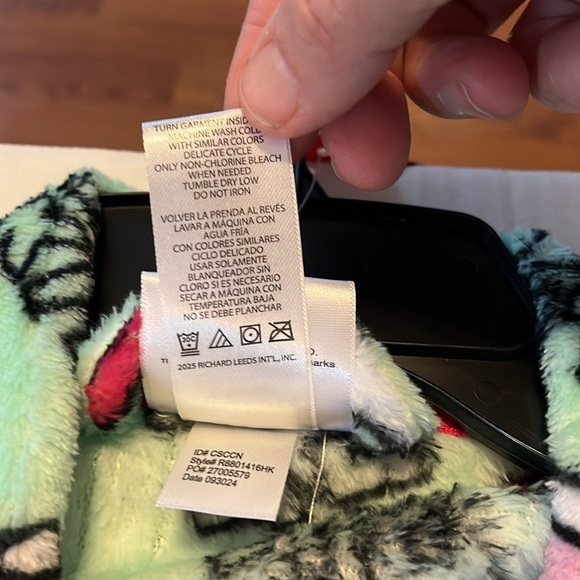 NWT-Sanrio hello Kitty-L-mint green-all over print, pockets, belted tie, robe - Picture 6 of 10